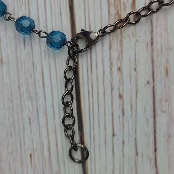 CLEAR BLUE FACETED BEADED FASHION NECKLACE - Picture 5 of 7